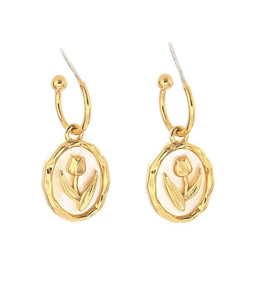 Mother-of-pearl Shell Medal earrings. (Brass plated with 18K) Ainuua