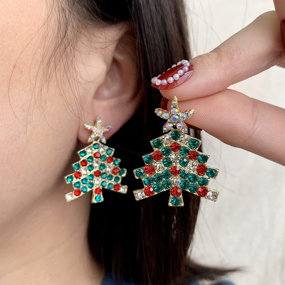 Cross border hot selling European and American exaggerated diamond studded five pointed star Christmas tree earrings creative Christmas series holiday earrings Ainuua