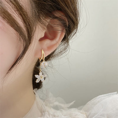 Crystal Flower Chain Maple Leaf Earrings ainuua
