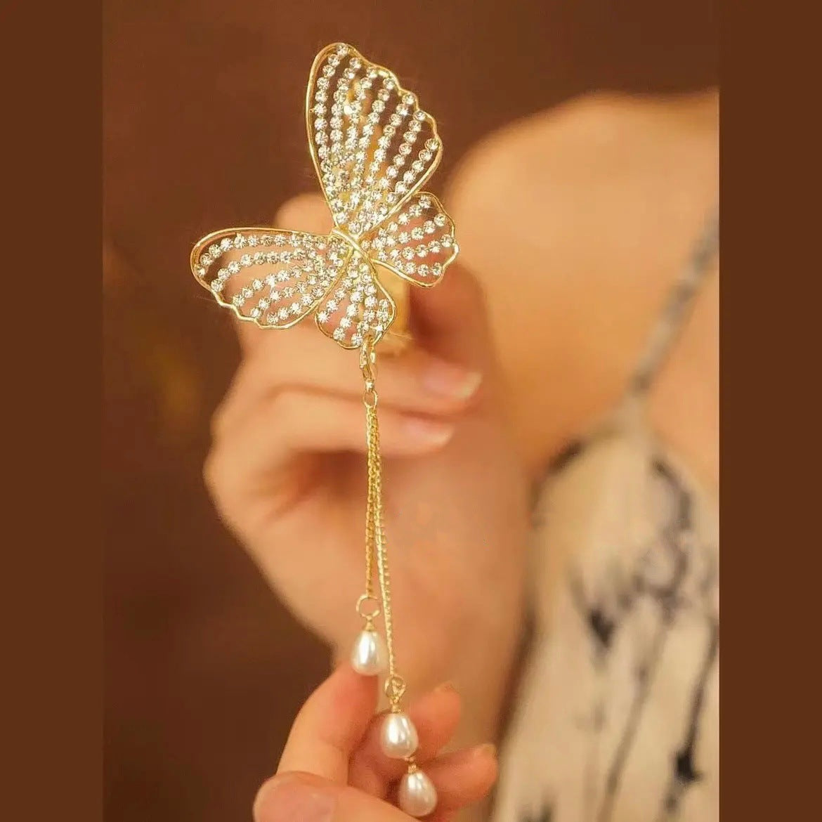 Diamond Butterfly Tassel Hair Clip Ainuua