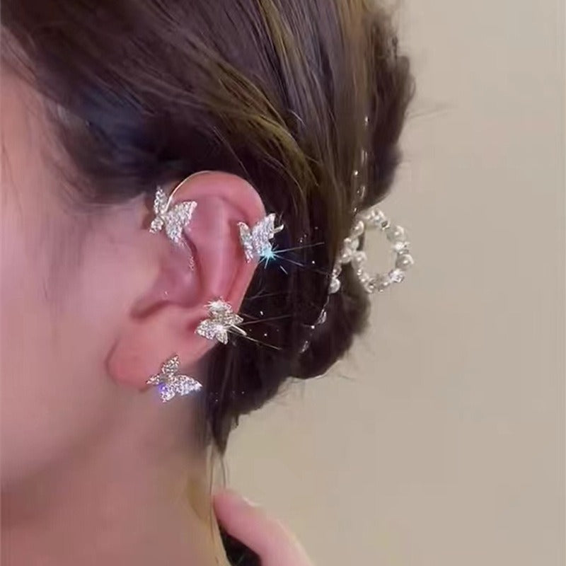 Butterfly with diamond  earrings Ainuua