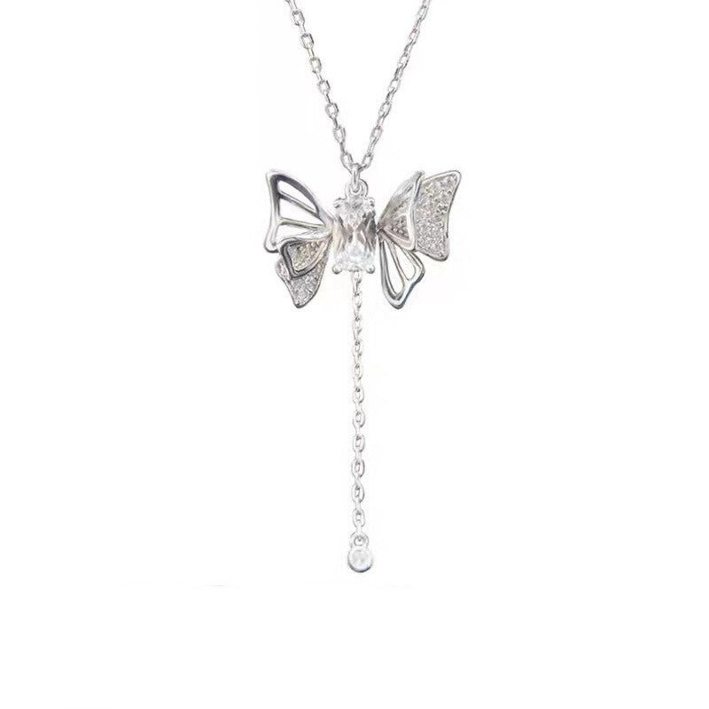 Movable Butterfly Necklace Ainnua