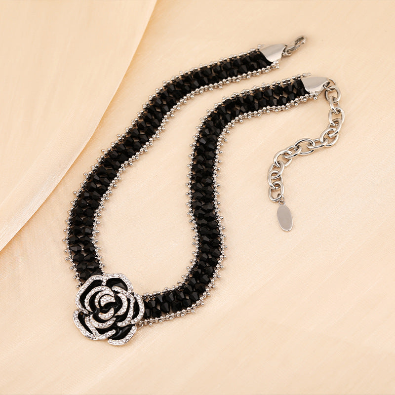 Black Rose blossoms necklace Ainuua