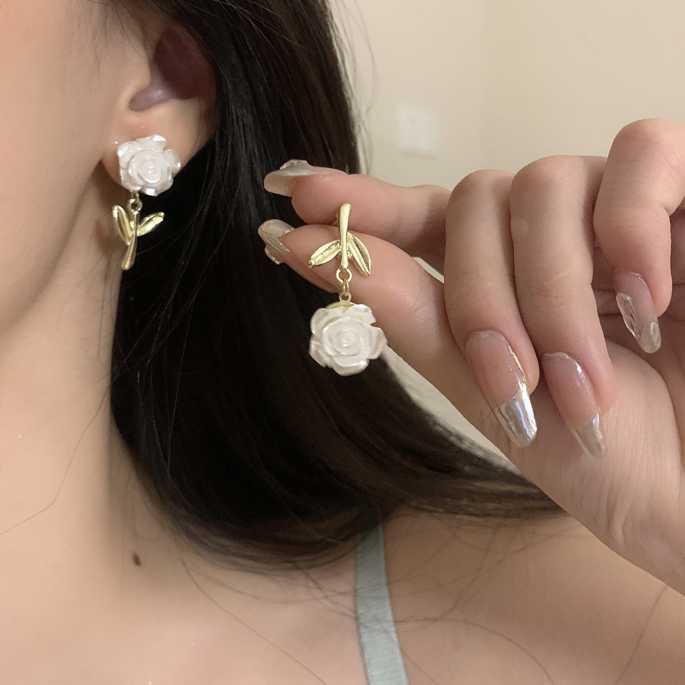 French flowers atmospheric stud earrings Ainuua