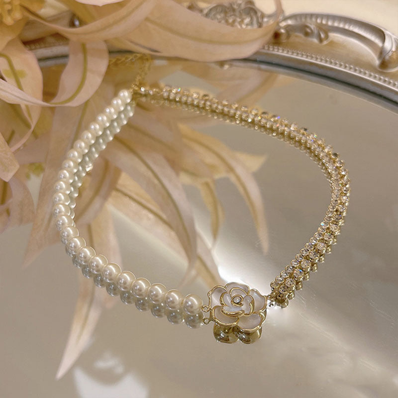 Pearl camellia necklace Ainuua