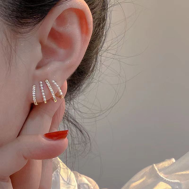 Four Prong Pearl Stud Earrings Ainuua